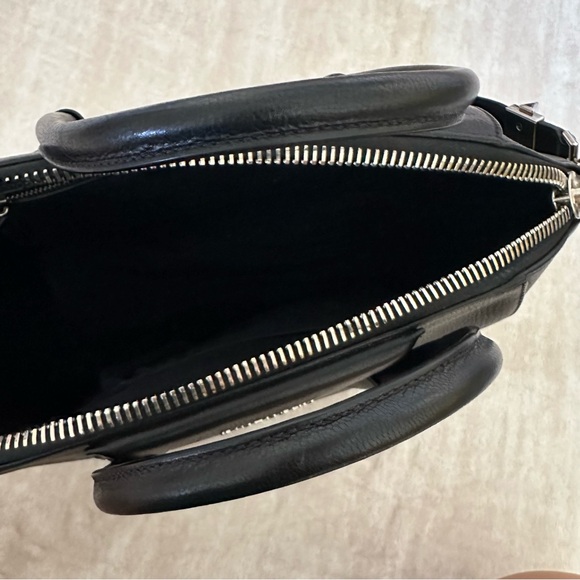 Givenchy Medium Antigona Bag - Picture 3 of 10